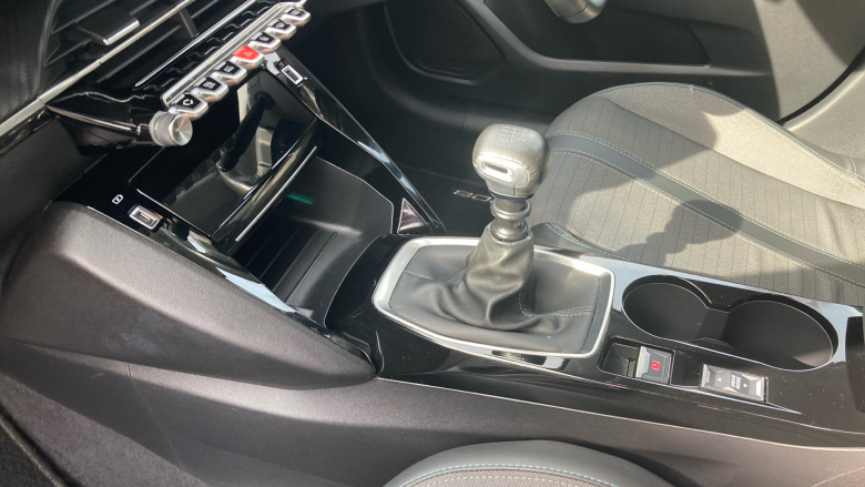 Peugeot 208 1.2 PureTech 100 Allure 5dr Petrol Hatchback